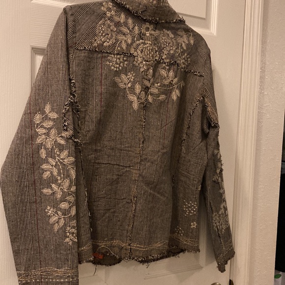 WE Embroidered Jacket - Picture 7 of 11